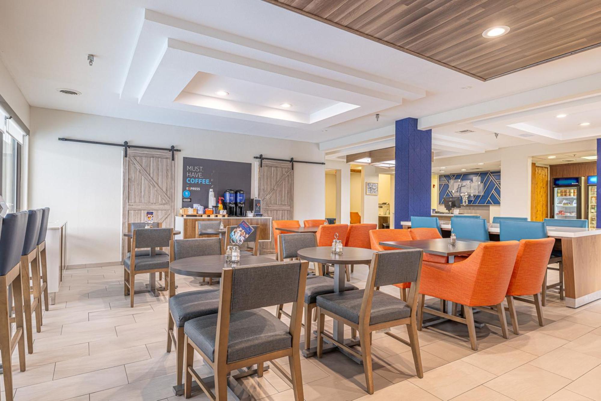 Holiday Inn Express & Suites College Station By Ihg מראה חיצוני תמונה