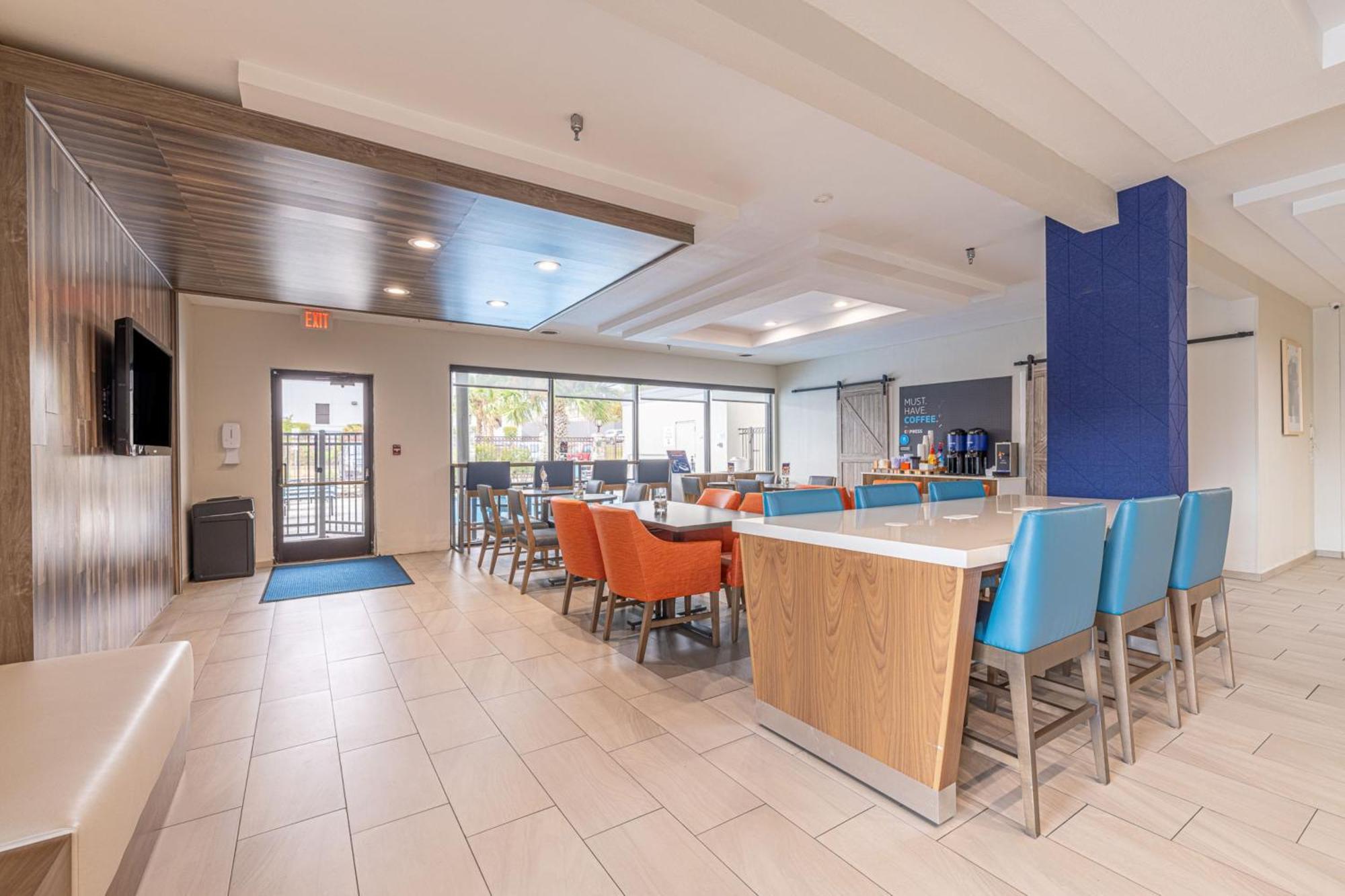 Holiday Inn Express & Suites College Station By Ihg מראה חיצוני תמונה
