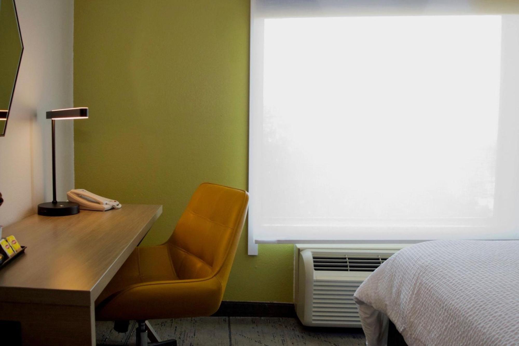 Holiday Inn Express & Suites College Station By Ihg מראה חיצוני תמונה