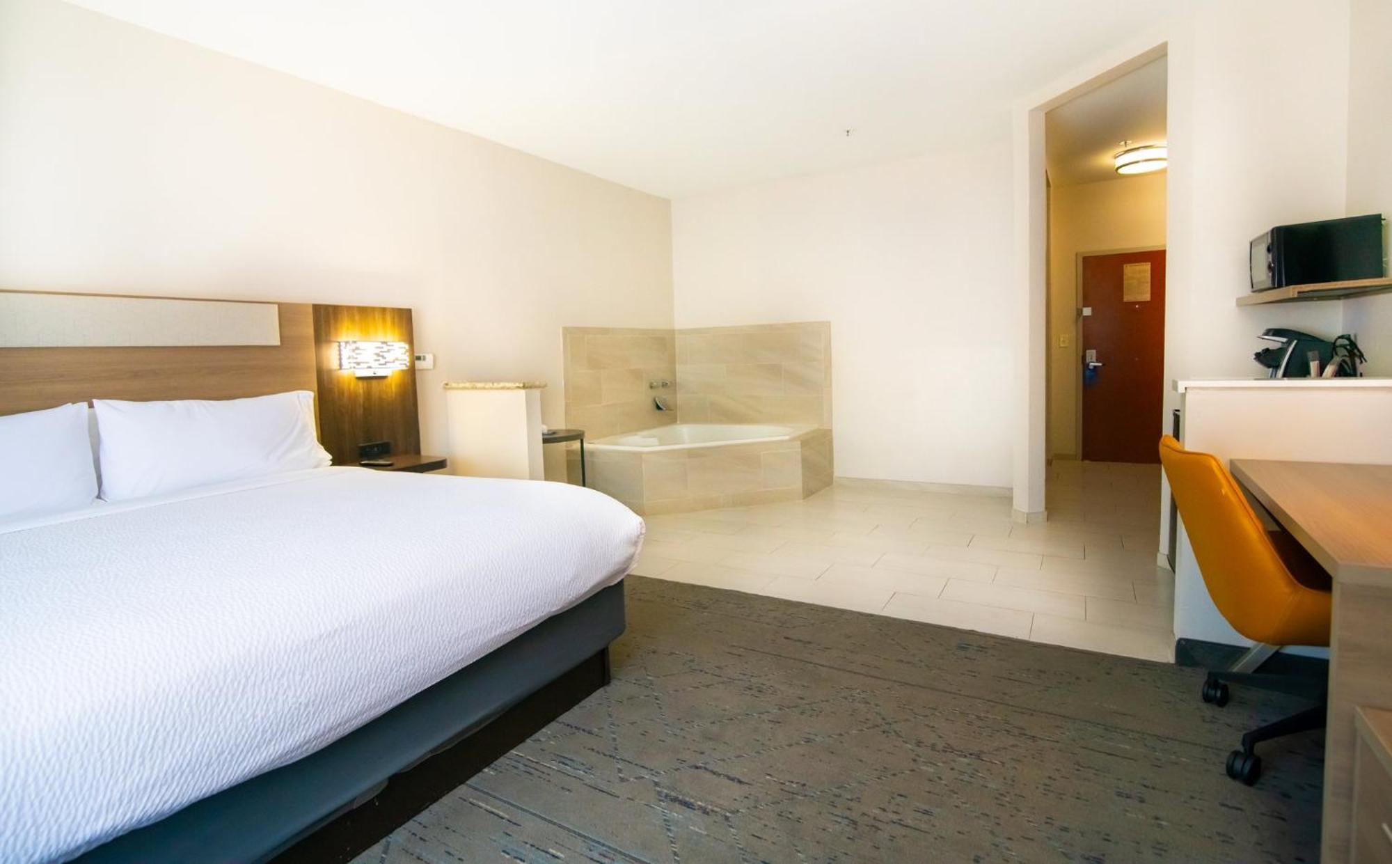 Holiday Inn Express & Suites College Station By Ihg מראה חיצוני תמונה